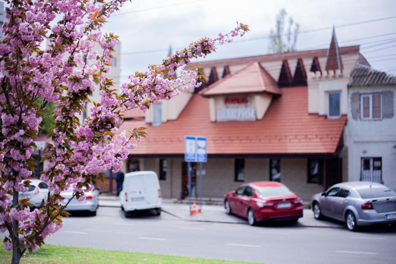 Hotel Piligrim 2 Mykolaiv Exterior foto